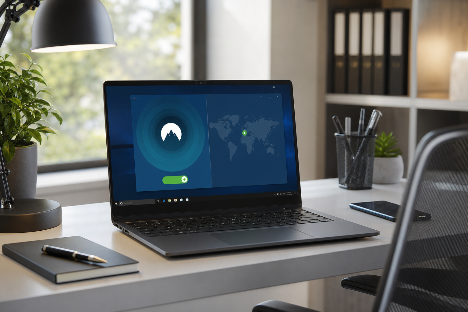 Laptop met VPN-software op Windows 11, beveiligde verbinding via donkere interface